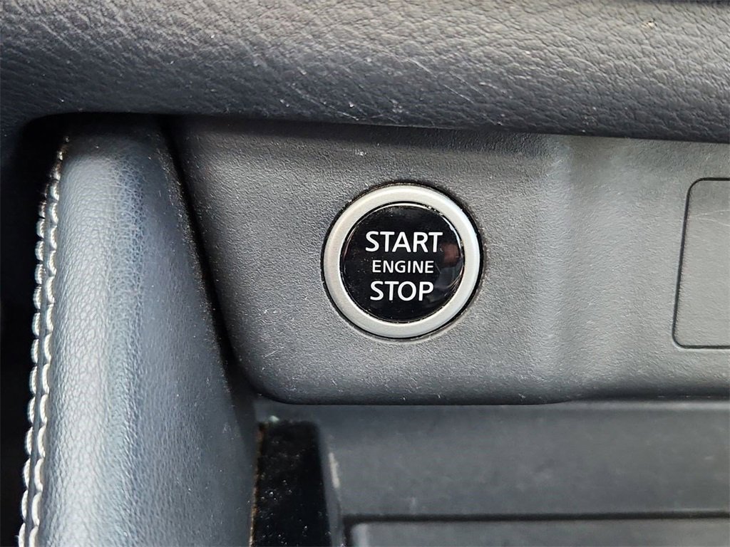 Used 2023 Nissan Rogue SL w/ SL Premium Package image 17