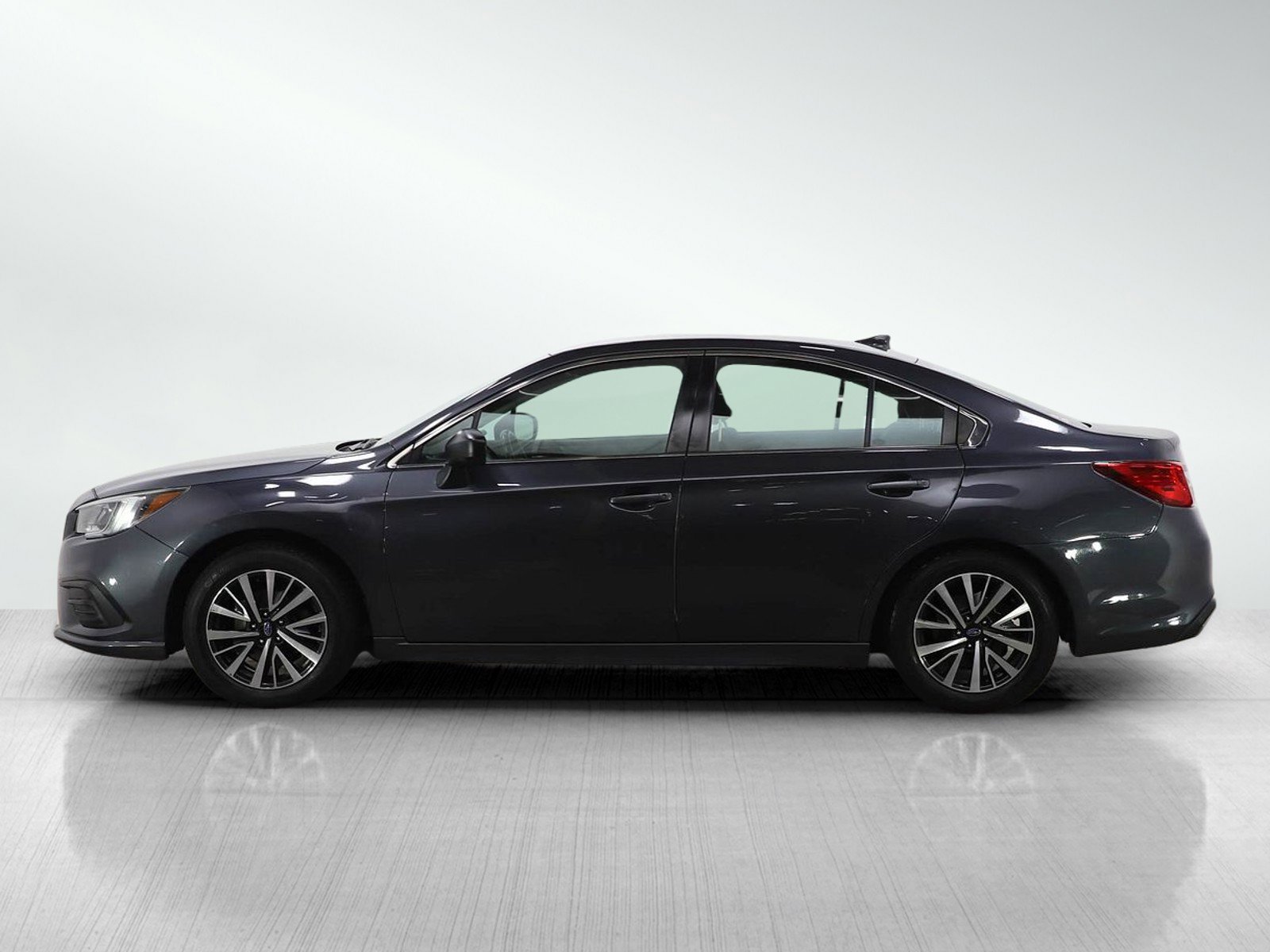Used 2019 Subaru Legacy 2.5i Premium AWD/4WD image 2