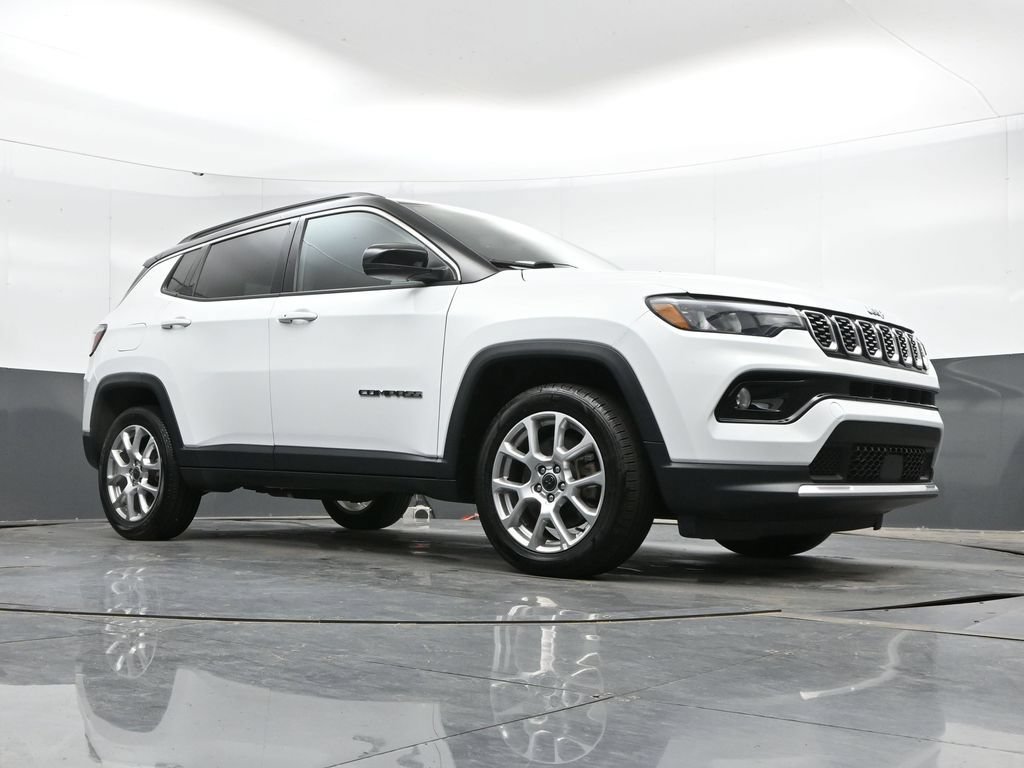 Used 2025 Jeep Compass Limited AWD/4WD image 42