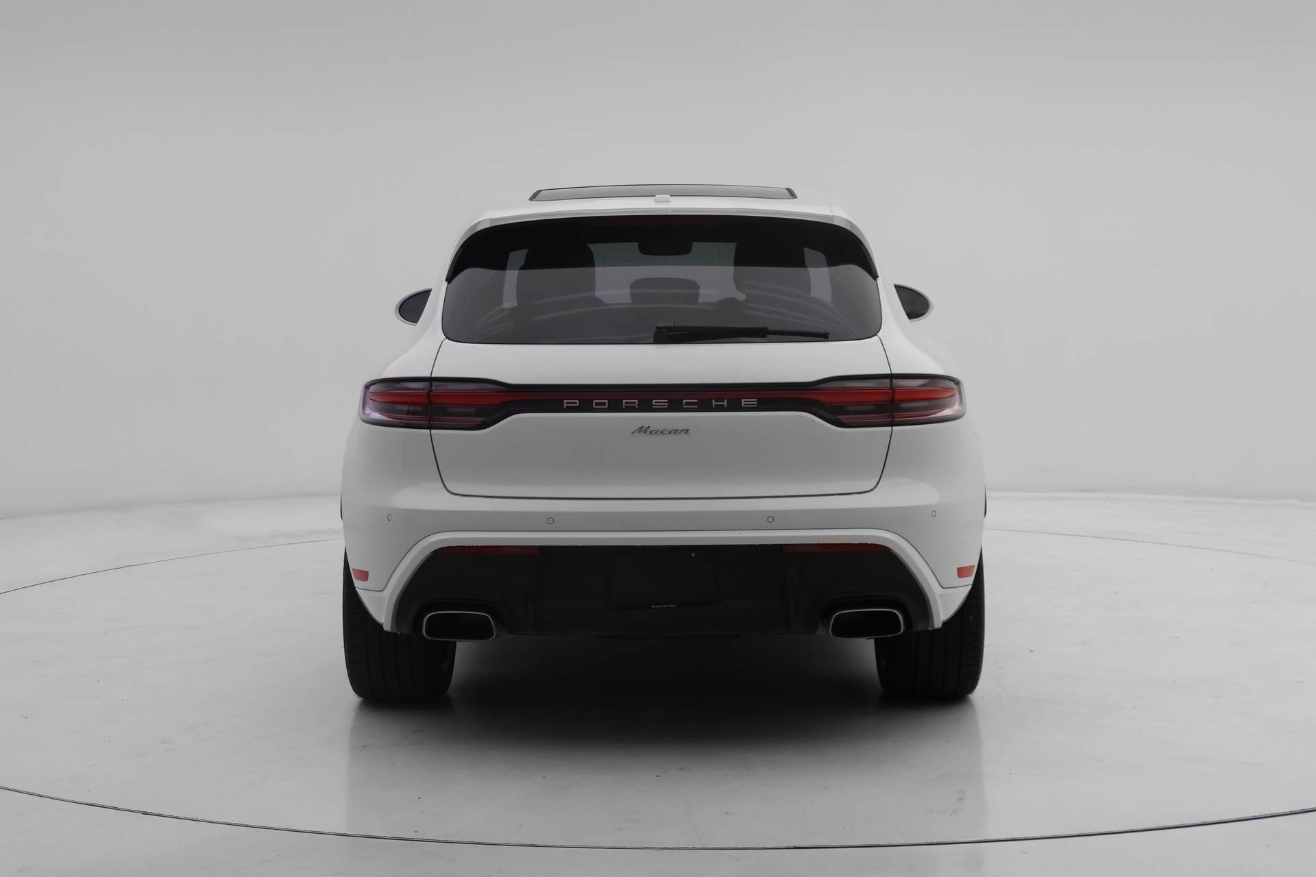 Used 2025 Porsche Macan image 17