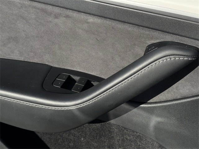 Used 2023 Tesla Model Y Long Range image 25