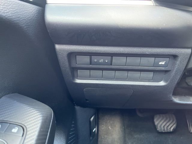 Used 2024 Mitsubishi Outlander SE Black Edition image 27