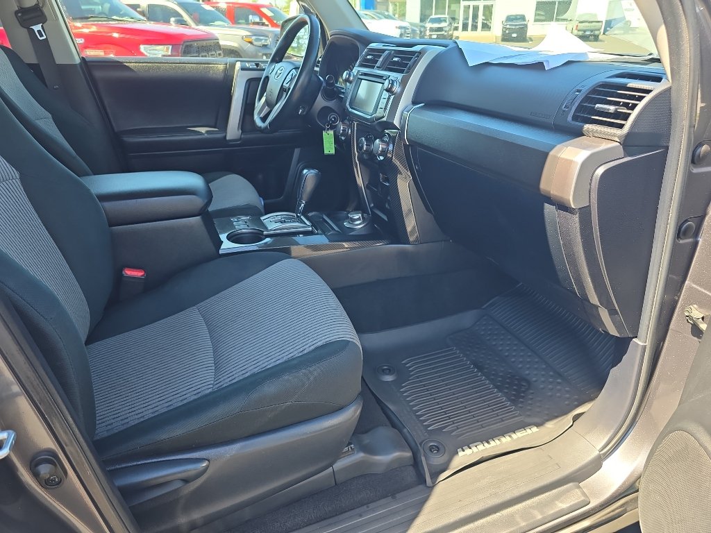 Certified 2019 Toyota 4Runner SR5 AWD/4WD image 15
