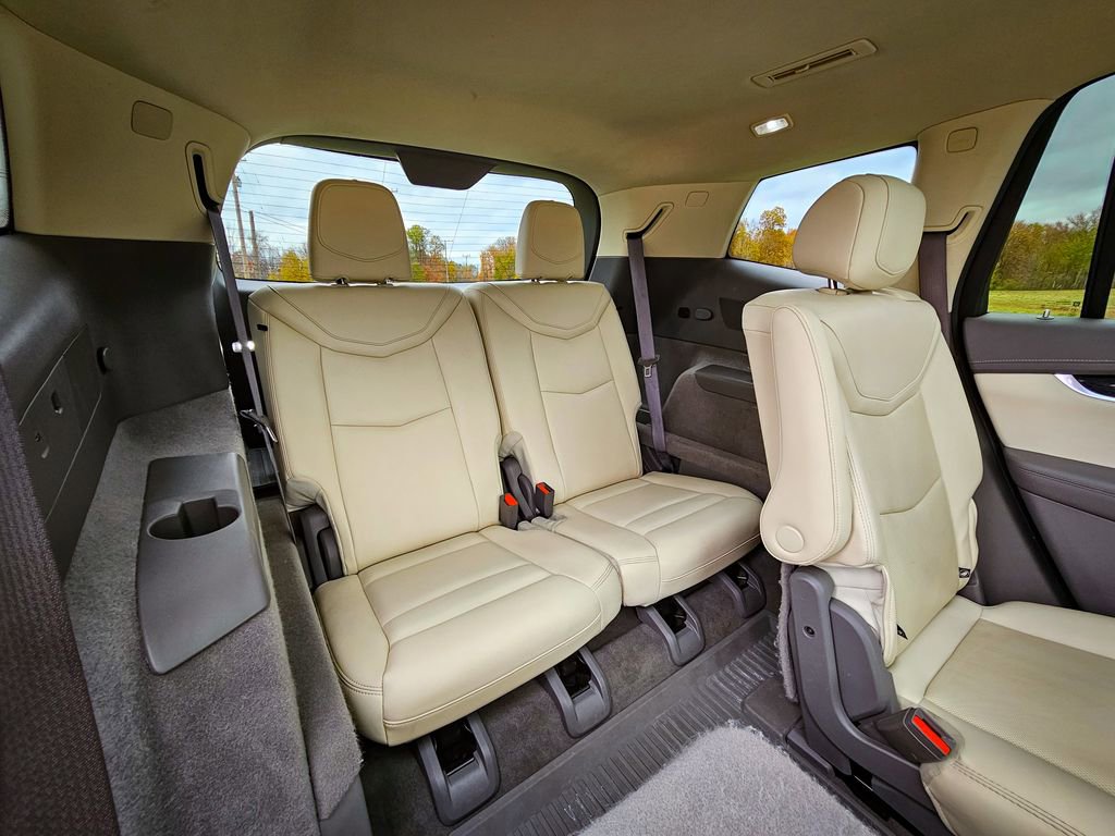 Used 2021 Cadillac XT6 Premium Luxury w/ LPO, Floor Liner Package image 40