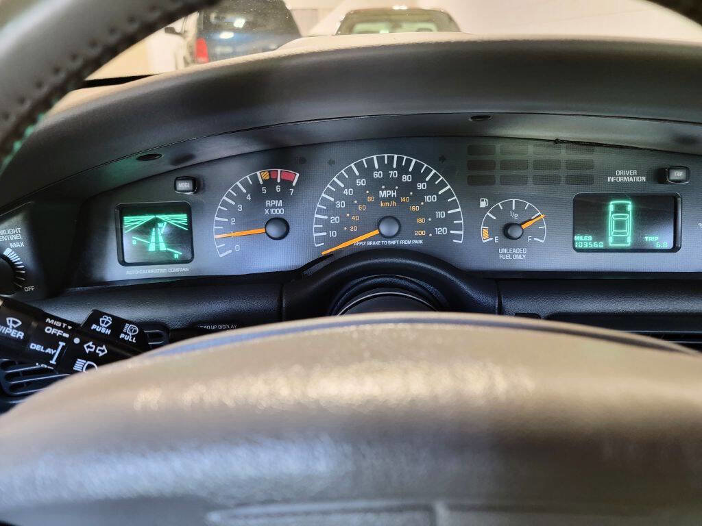 Used 1994 Pontiac Bonneville SSE FWD image 39