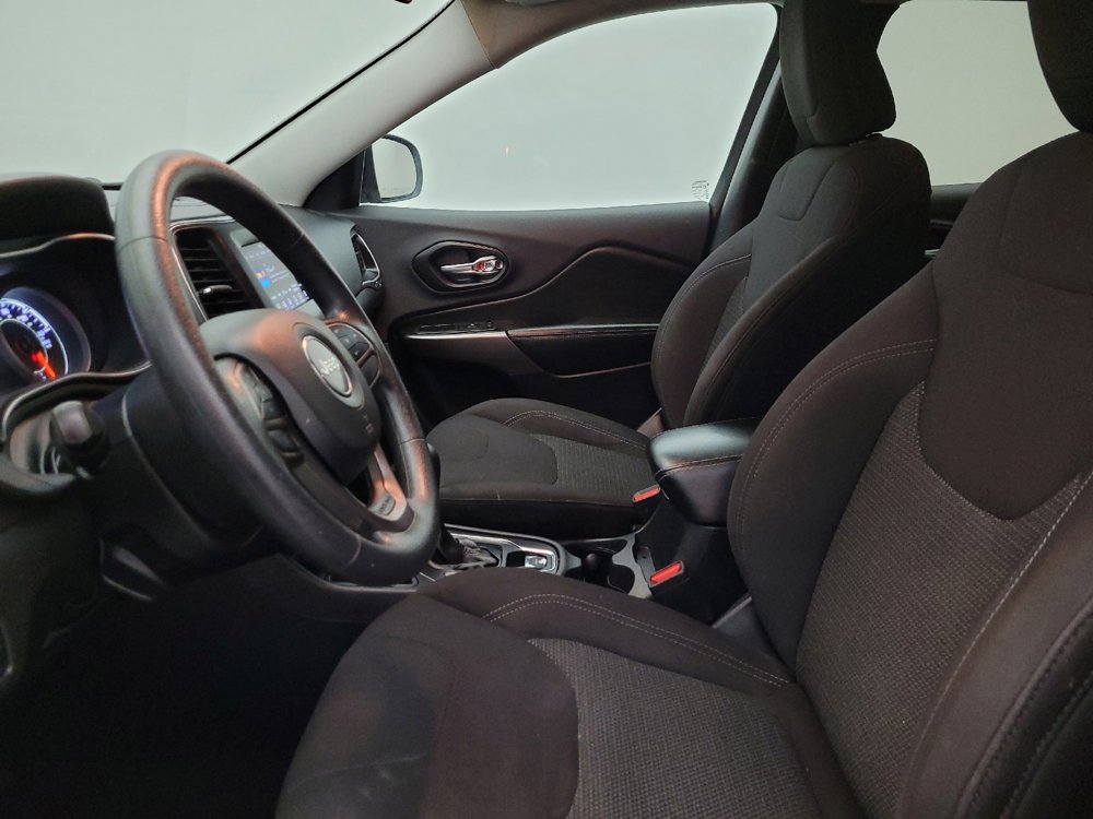 Used 2019 Jeep Cherokee Latitude w/ Popular Appearance Group image 17