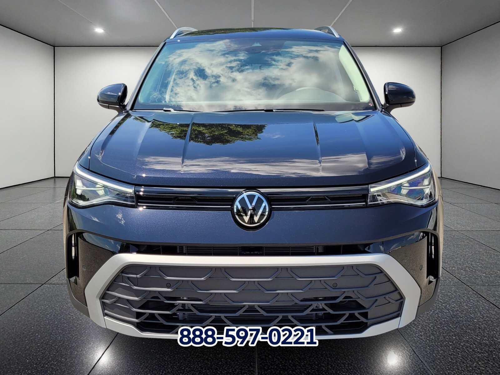 New 2025 Volkswagen Taos SE image 5