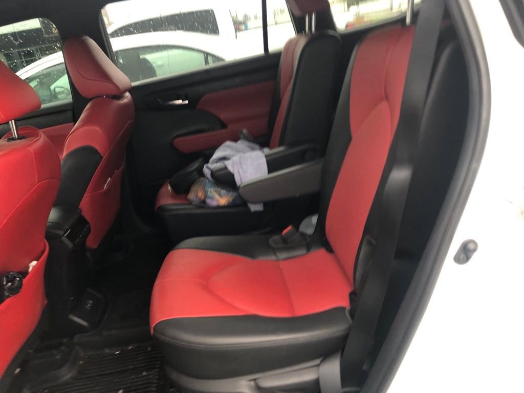 Used 2022 Toyota Highlander XSE image 10