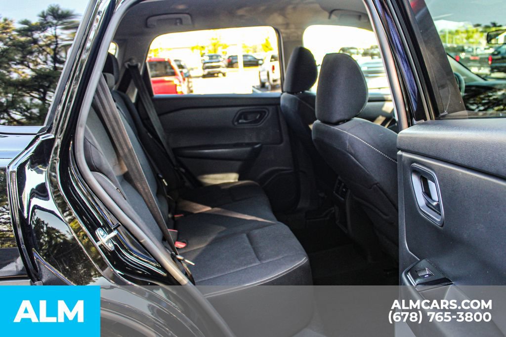 Used 2024 Nissan Rogue S FWD image 18