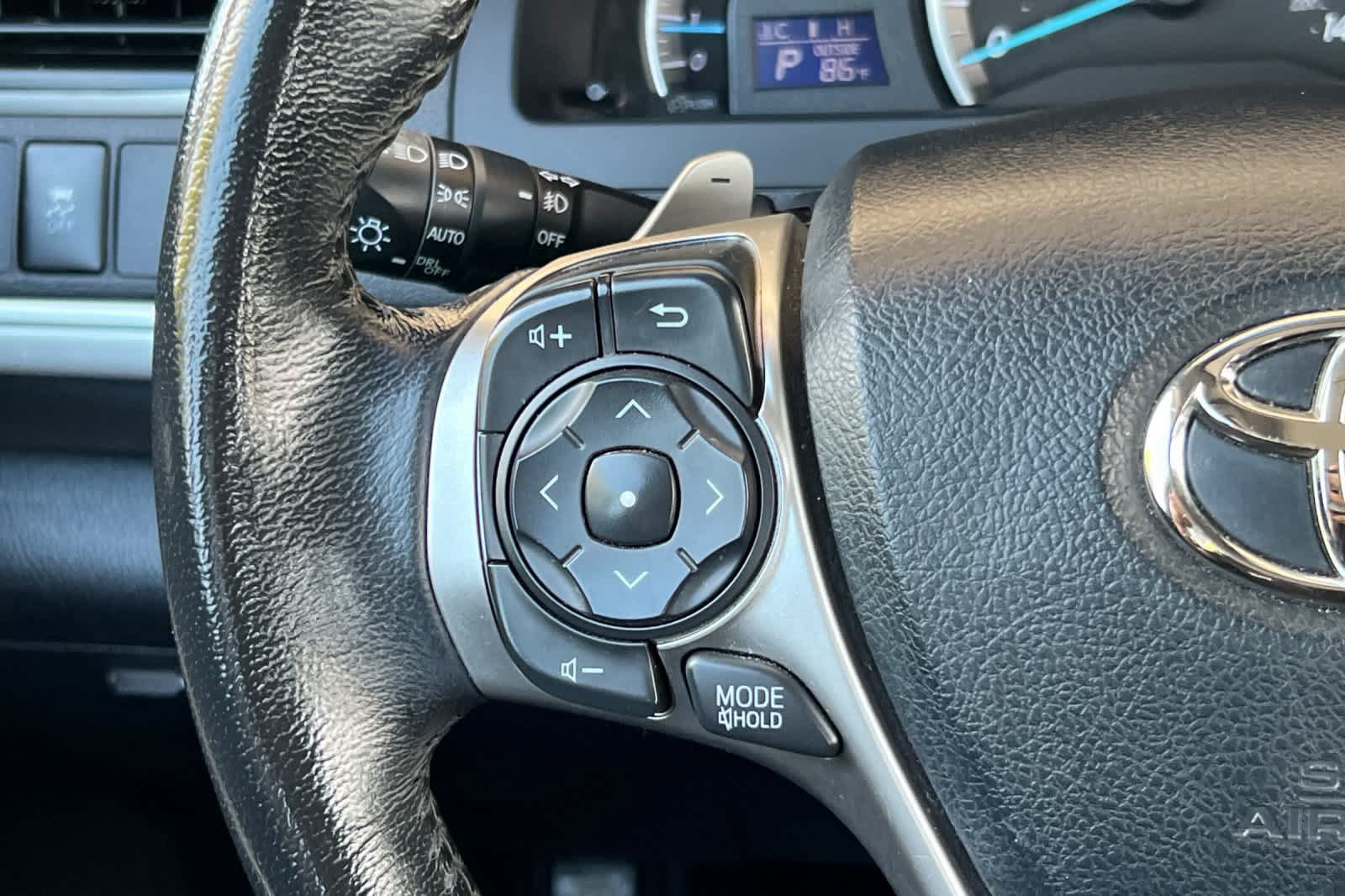 Used 2012 Toyota Camry SE FWD image 23