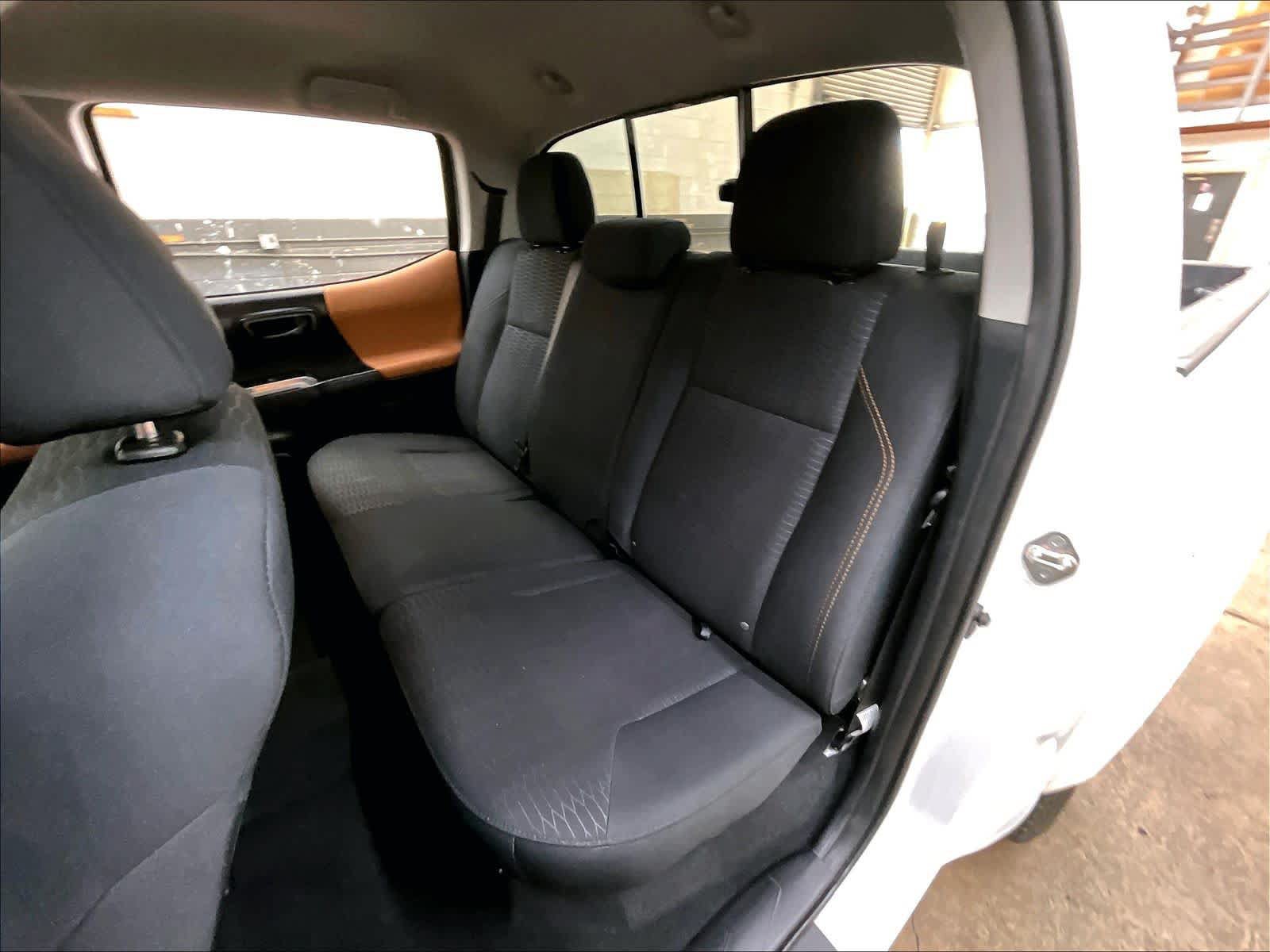 Used 2017 Toyota Tacoma SR5 w/ Tow Package RWD image 33