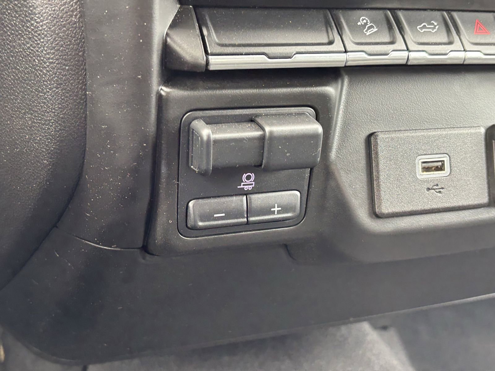 Used 2020 Chevrolet Silverado 1500 Custom Trail Boss w/ Custom Convenience Package image 29