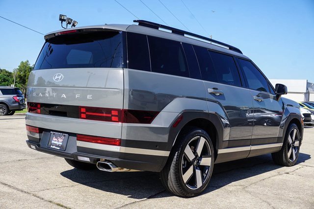 Used 2025 Hyundai Santa Fe Limited image 4