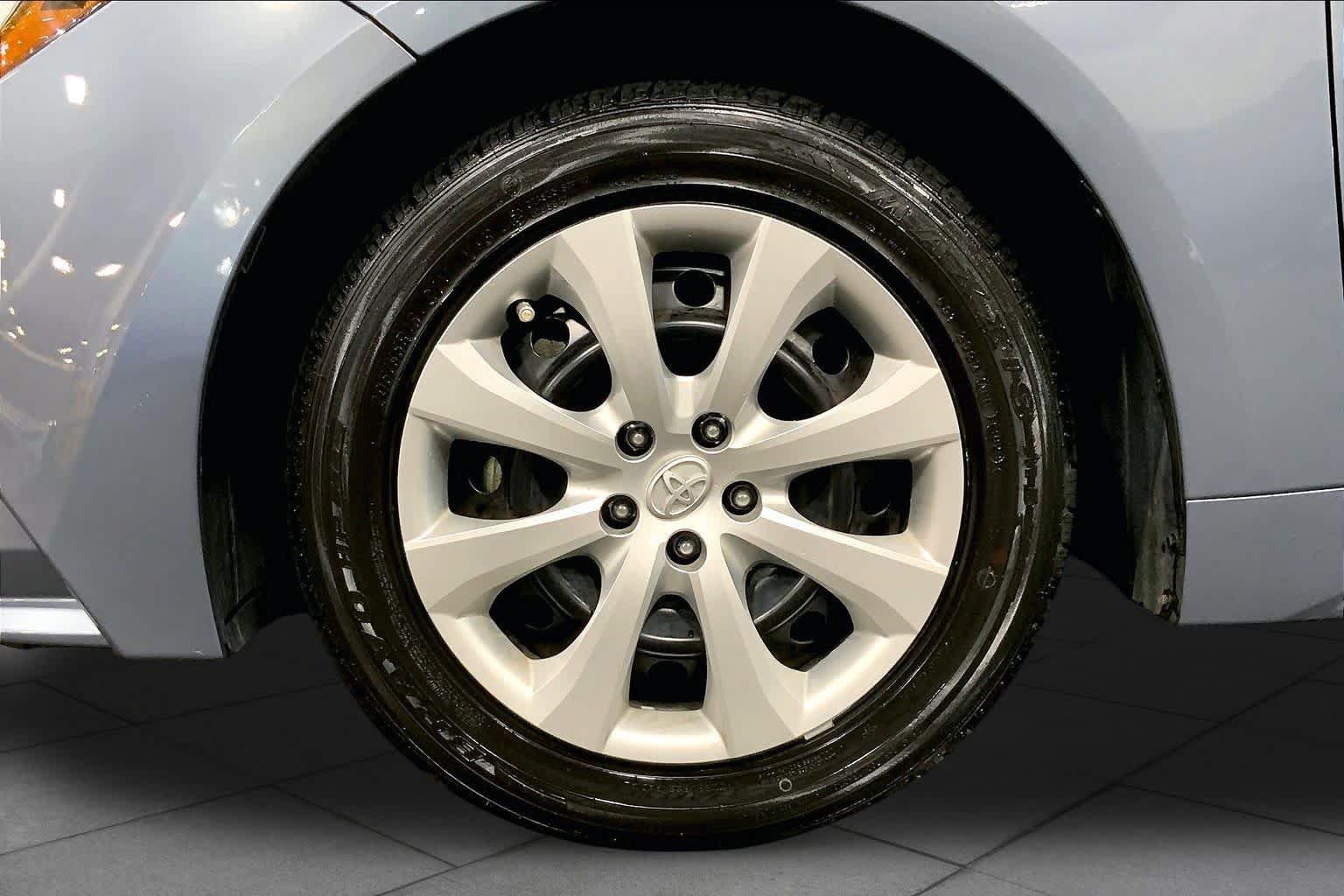 Certified 2024 Toyota Corolla LE FWD image 11