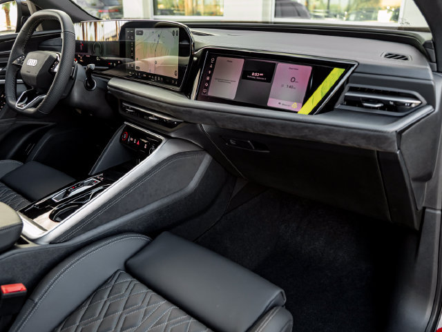 New 2026 Audi SQ5 Prestige AWD/4WD image 39