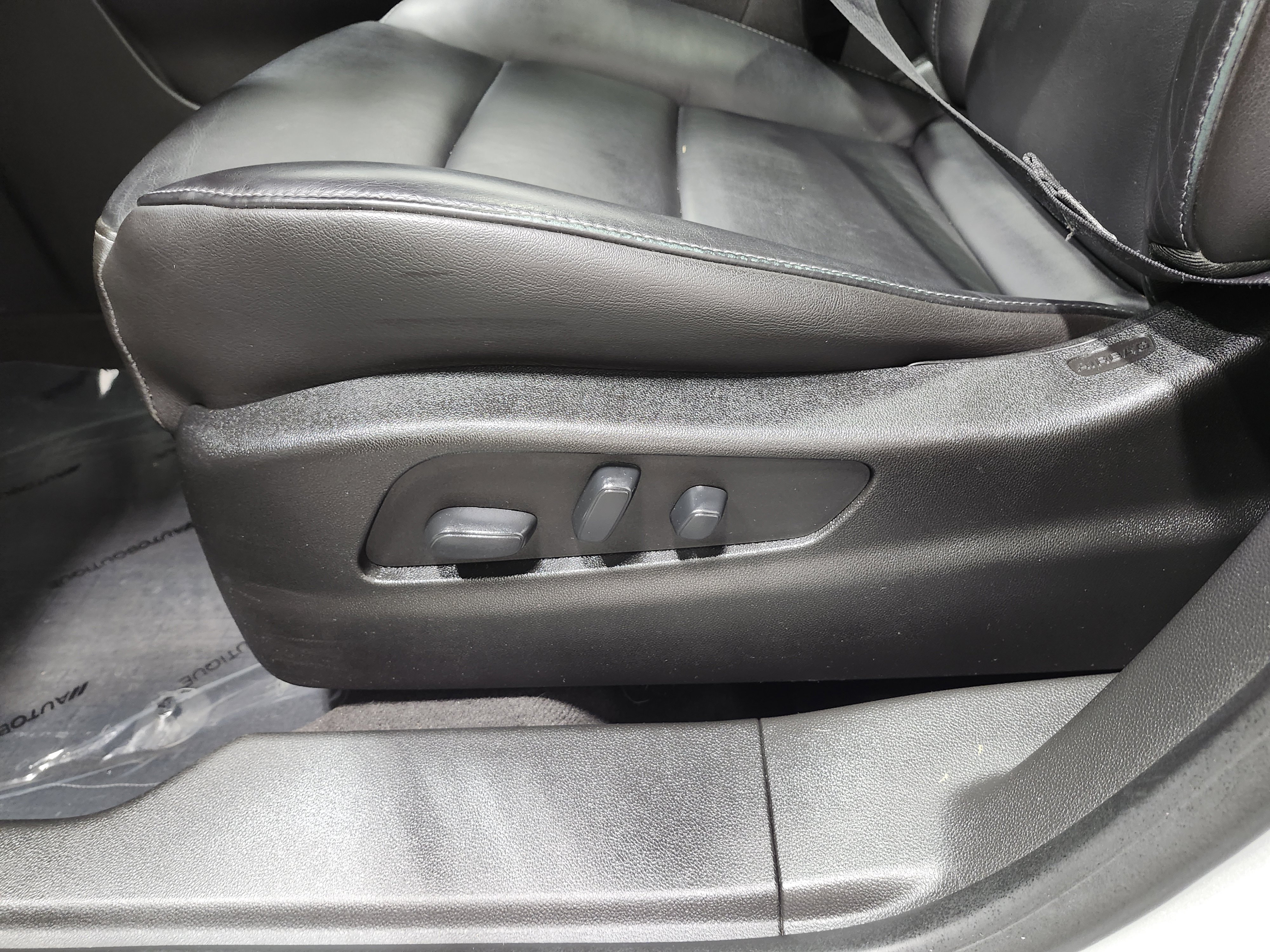 Used 2019 Cadillac XT4 Premium Luxury image 28