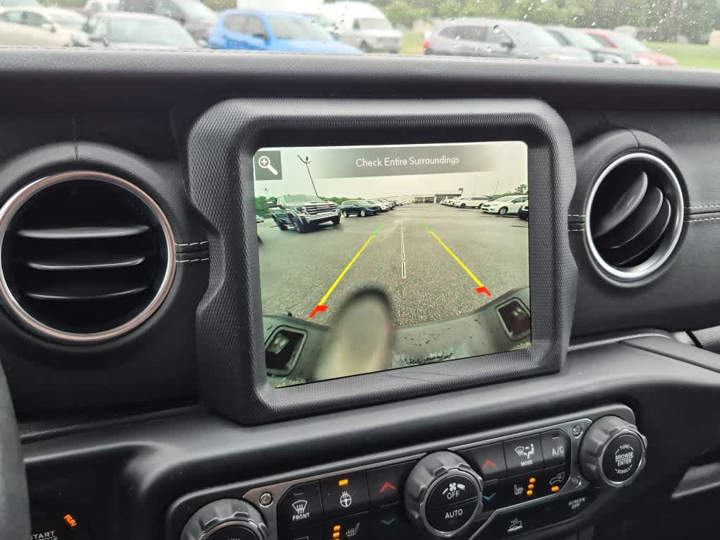 Used 2021 Jeep Gladiator Overland w/ Popular Equipment Package AWD/4WD image 17