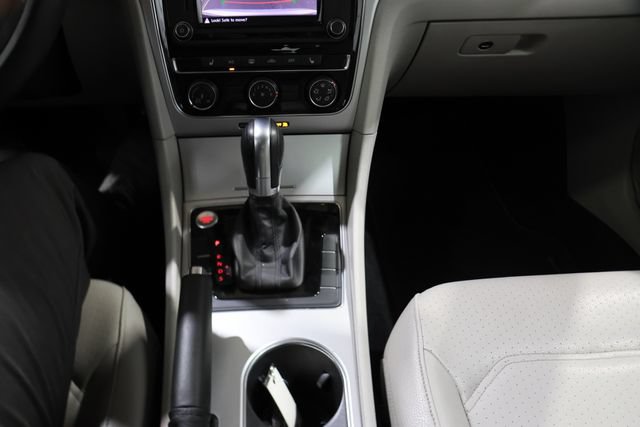 Used 2019 Volkswagen Passat 2.0T Wolfsburg FWD image 22