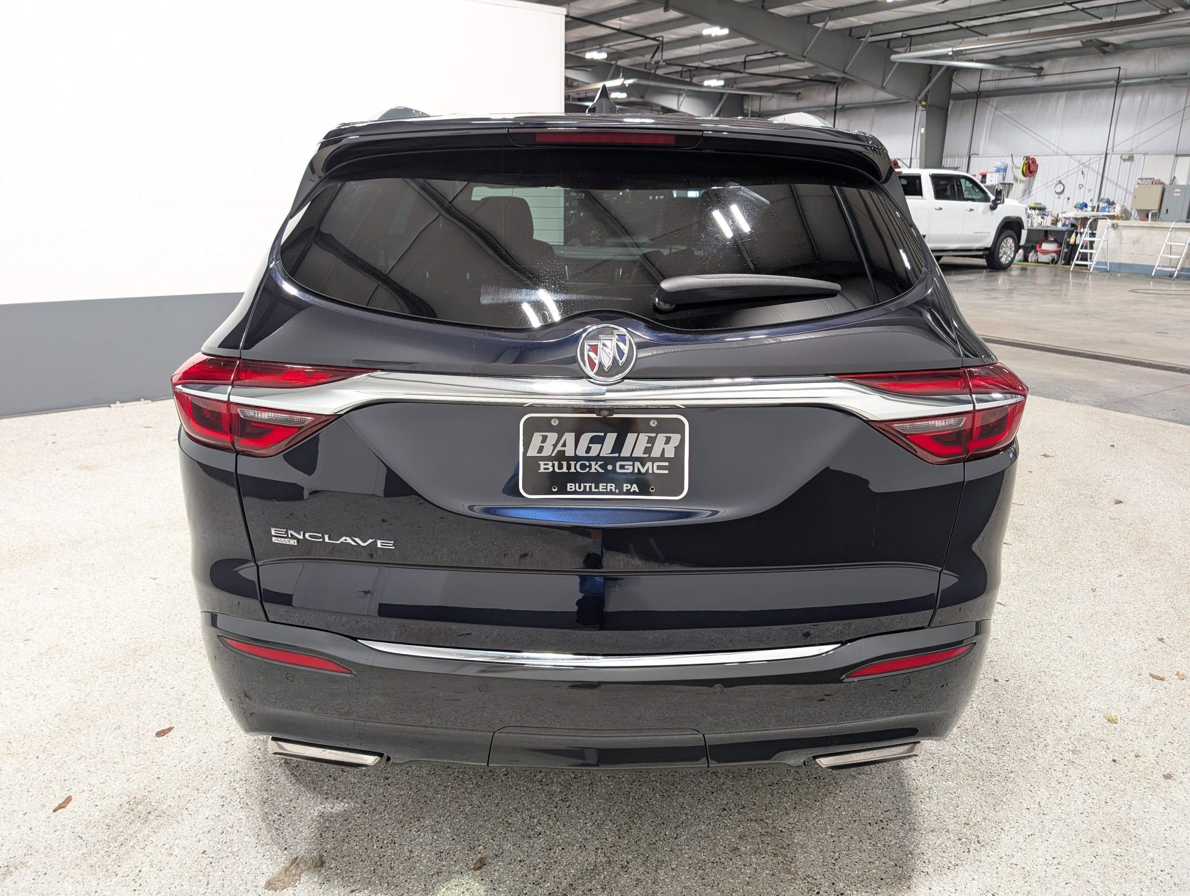 Used 2020 Buick Enclave Premium w/ Sun and Sites Package image 4