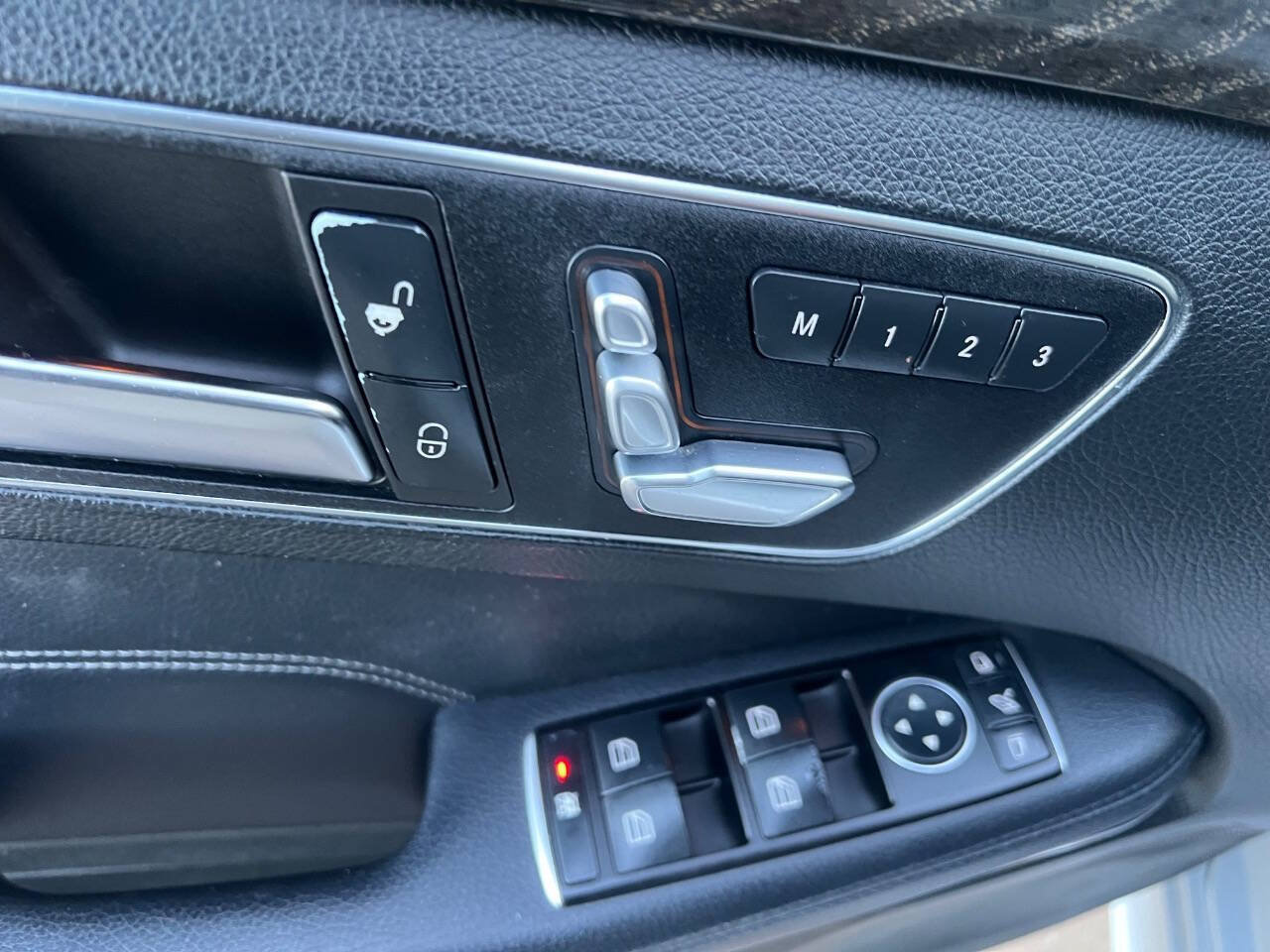 Used 2016 Mercedes-Benz E 350 4MATIC Sedan image 17