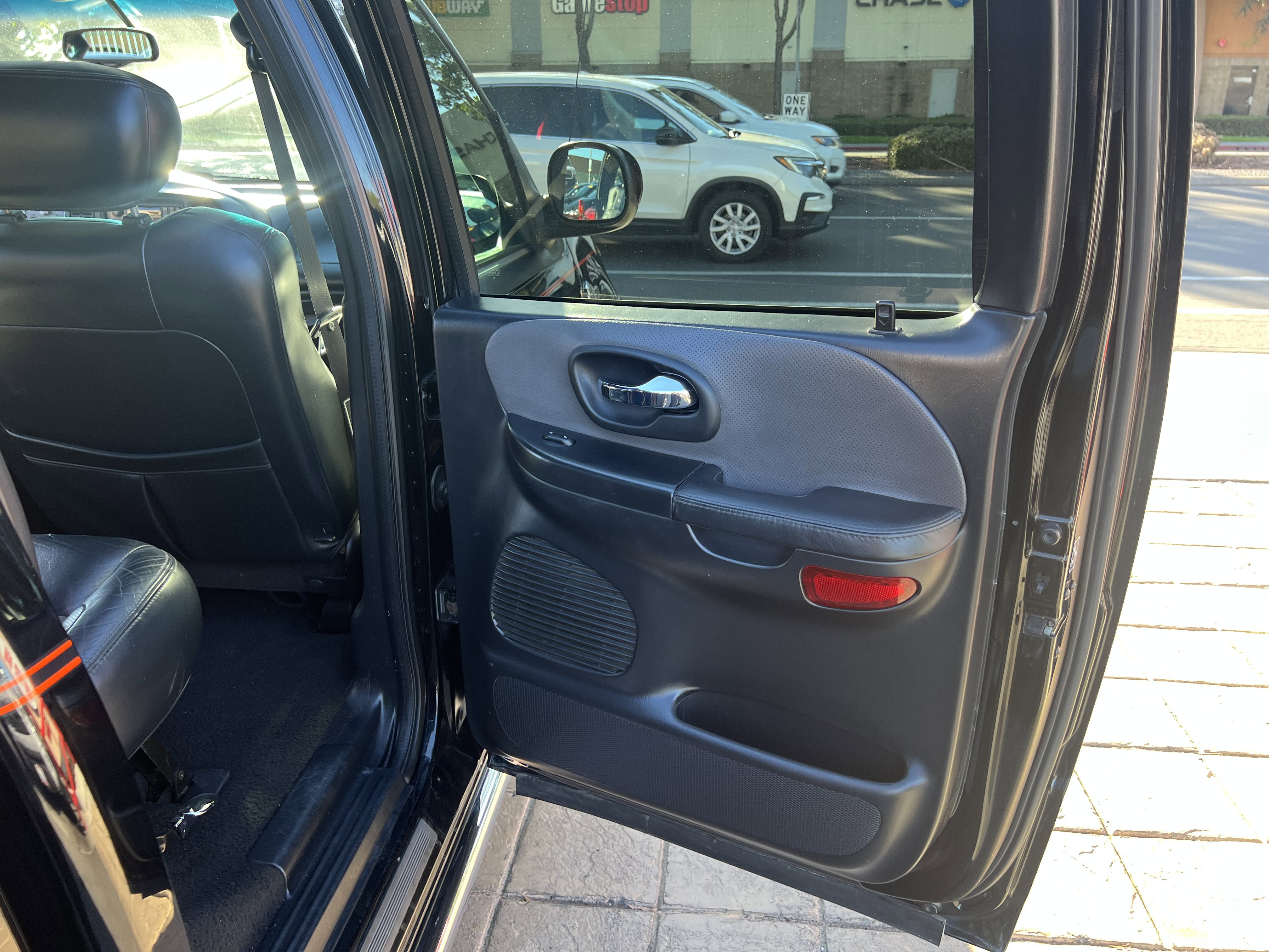 Used 2002 Ford F150 Harley-Davidson RWD image 38