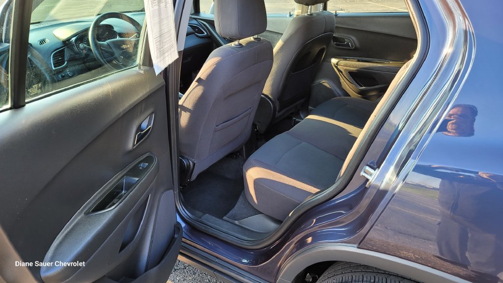 Used 2019 Chevrolet Trax LS FWD image 25