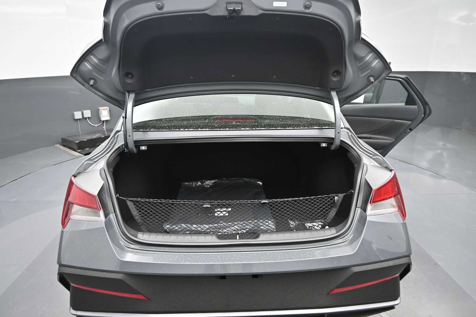 New 2026 Hyundai Elantra Sport FWD image 13