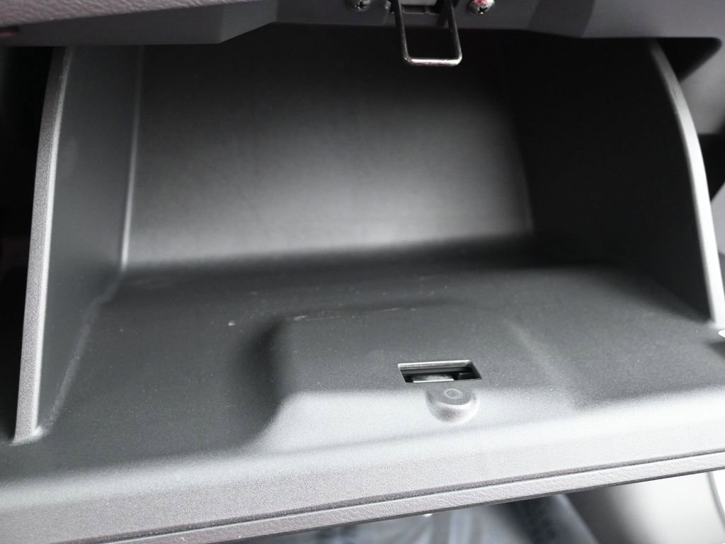 New 2025 Nissan Versa SV w/ Trunk Package FWD image 22