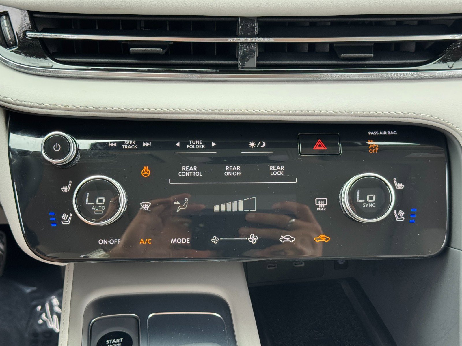 Used 2026 INFINITI QX60 Luxe w/ Cargo Package FWD image 27