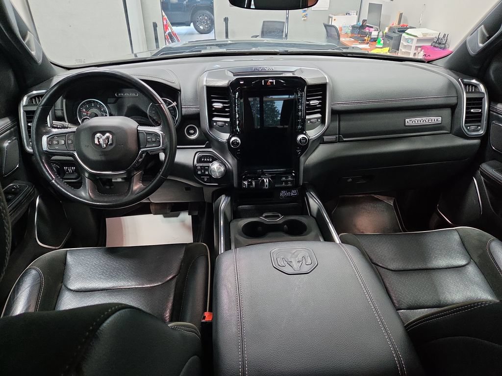 Used 2024 RAM 1500 Laramie AWD/4WD image 3