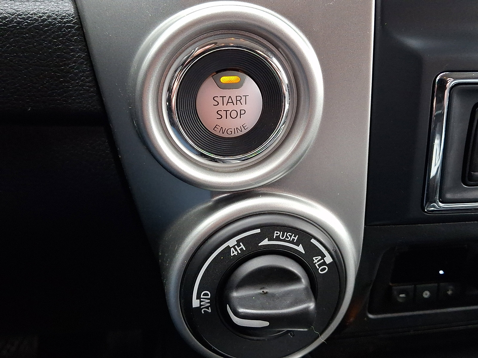 Used 2017 Nissan Titan SL image 34