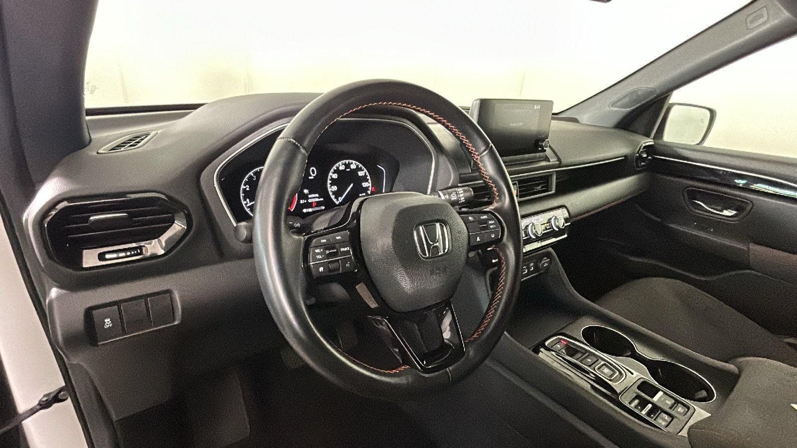 Used 2025 Honda Pilot Sport image 14