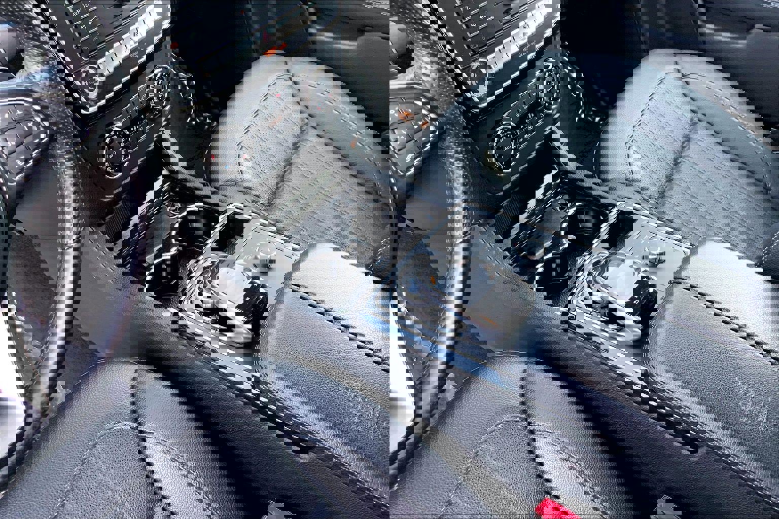 Used 2018 Mercedes-Benz GLE 350 w/ Premium 1 Package image 16