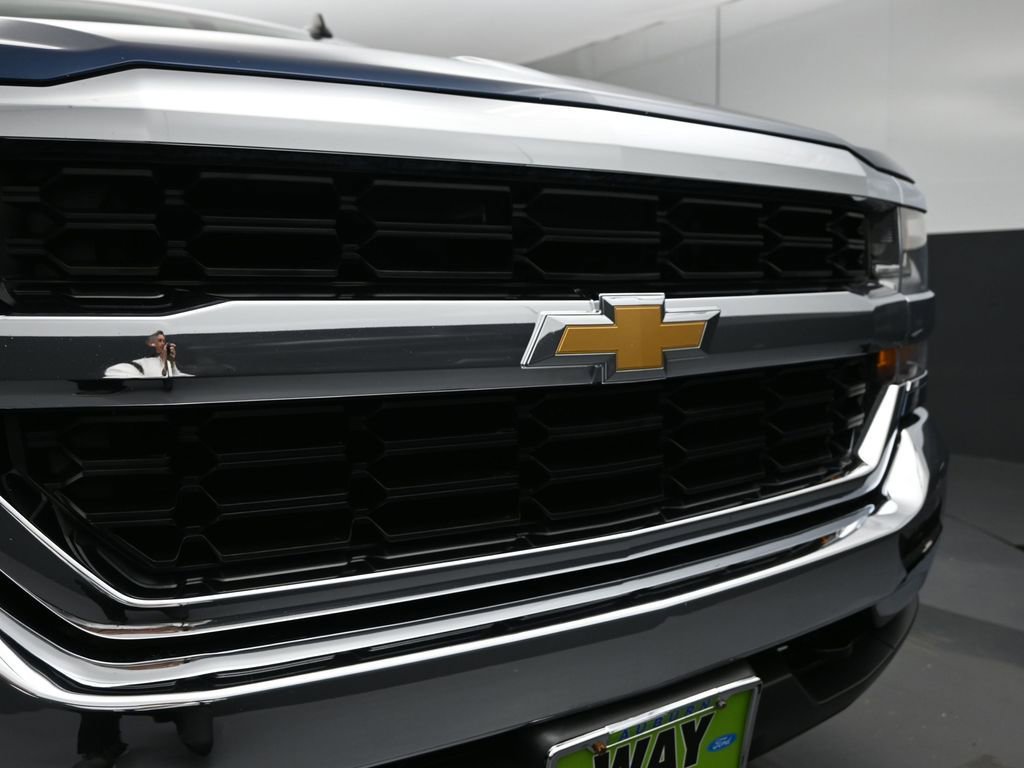 Used 2017 Chevrolet Silverado 1500 LT w/ All Star Edition image 13