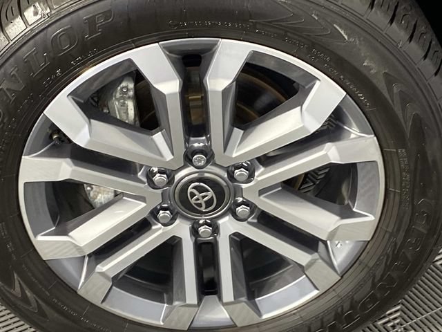 Used 2025 Toyota 4Runner Limited w/ Tow Technology Package AWD/4WD image 33
