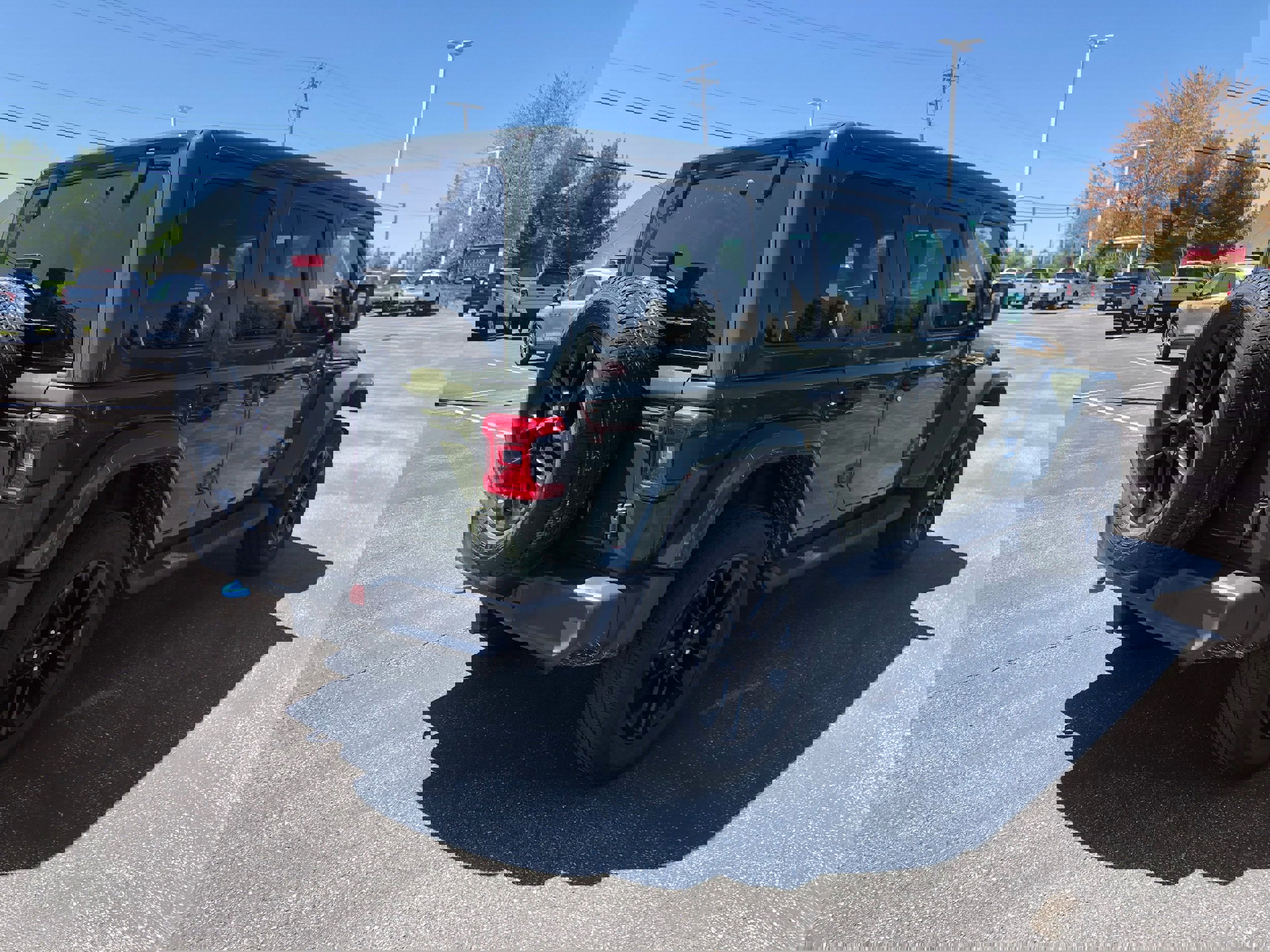 Used 2021 Jeep Wrangler Unlimited Sahara w/ Cold Weather Group image 5