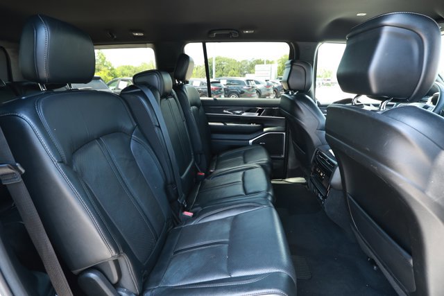 Used 2022 Jeep Wagoneer Series III AWD/4WD image 31