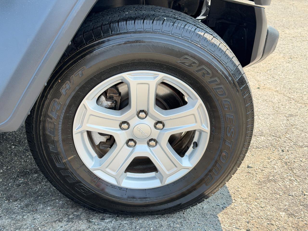 Used 2018 Jeep Wrangler Unlimited Sport S AWD/4WD image 97