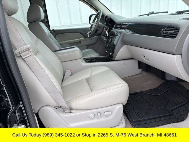 Used 2013 Chevrolet Avalanche LT AWD/4WD image 31