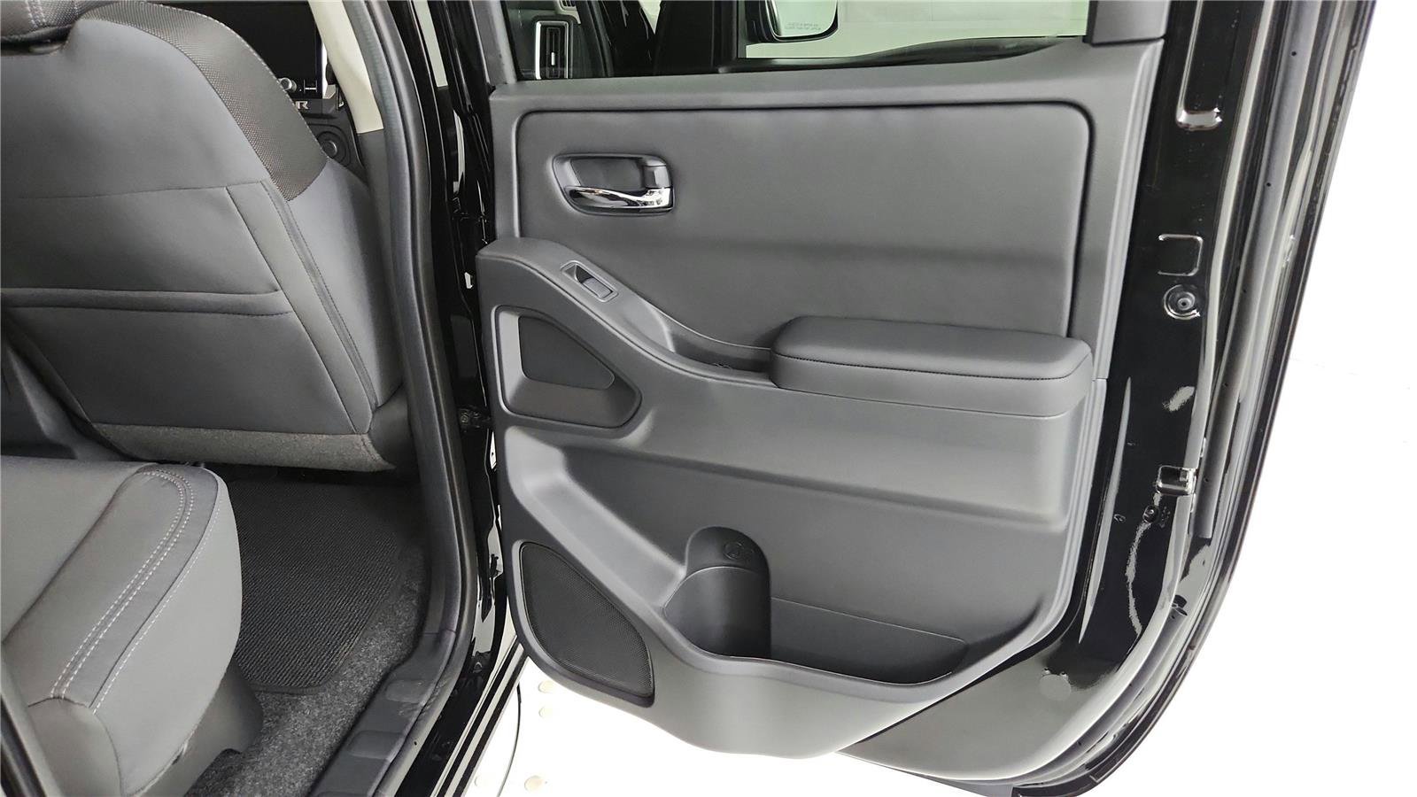 Certified 2025 Nissan Frontier SV image 25