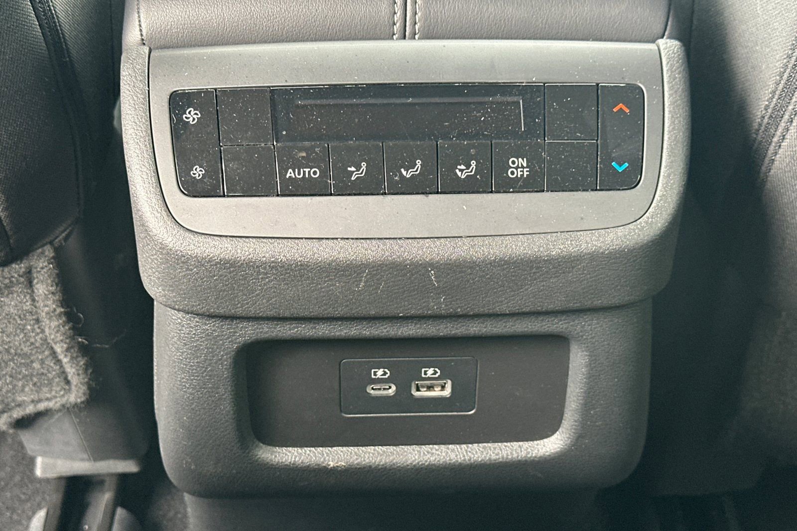 Certified 2025 Nissan Pathfinder SV image 44