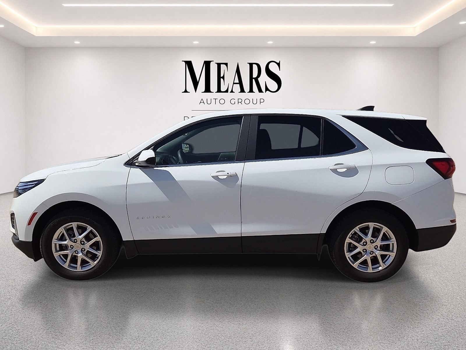 Used 2022 Chevrolet Equinox LT FWD image 2