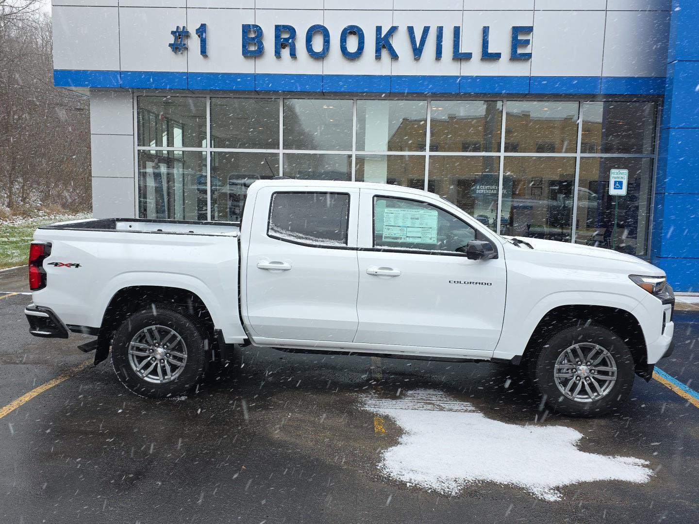 New 2025 Chevrolet Colorado LT w/ LT Convenience Package