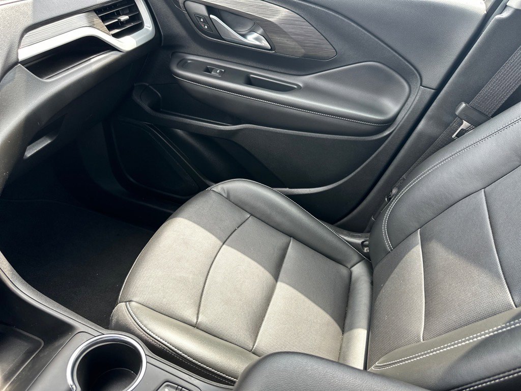 Used 2022 GMC Terrain SLT image 31