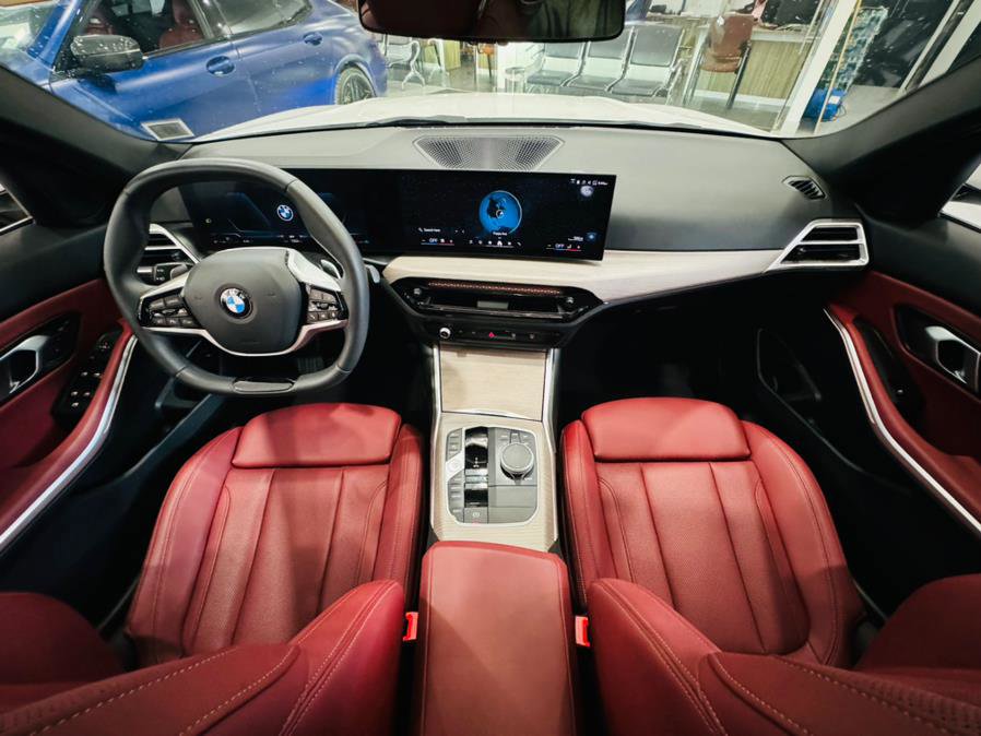 Used 2025 BMW 330i Sedan image 25