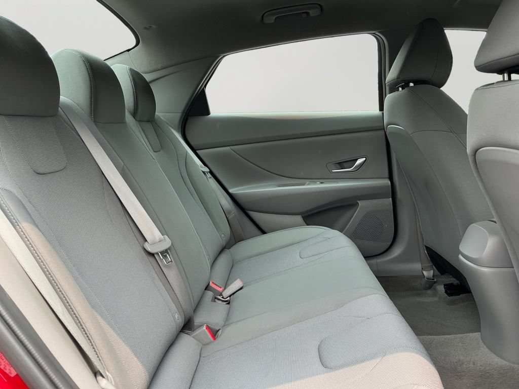 Used 2023 Hyundai Elantra SE FWD image 13