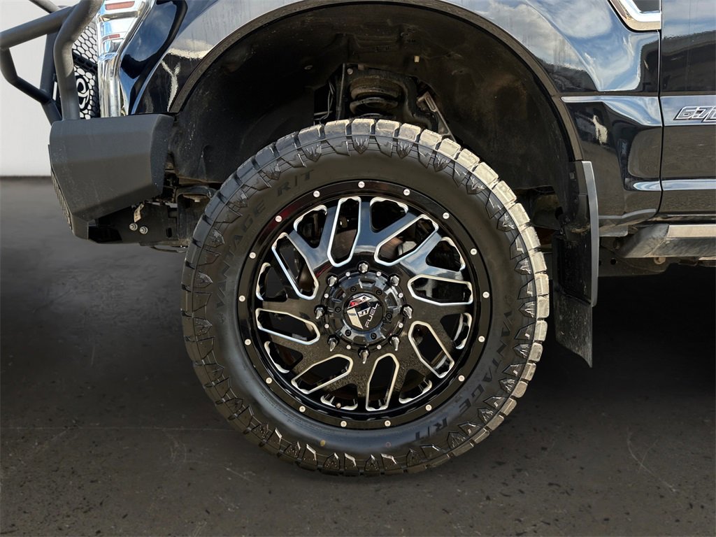 Used 2022 Ford F350 Platinum w/ FX4 Off-Road Package image 10