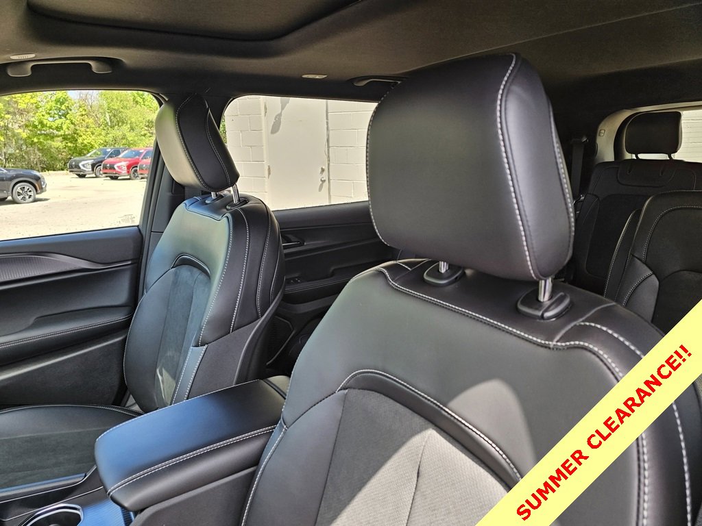 New 2025 Jeep Grand Cherokee L Altitude image 27