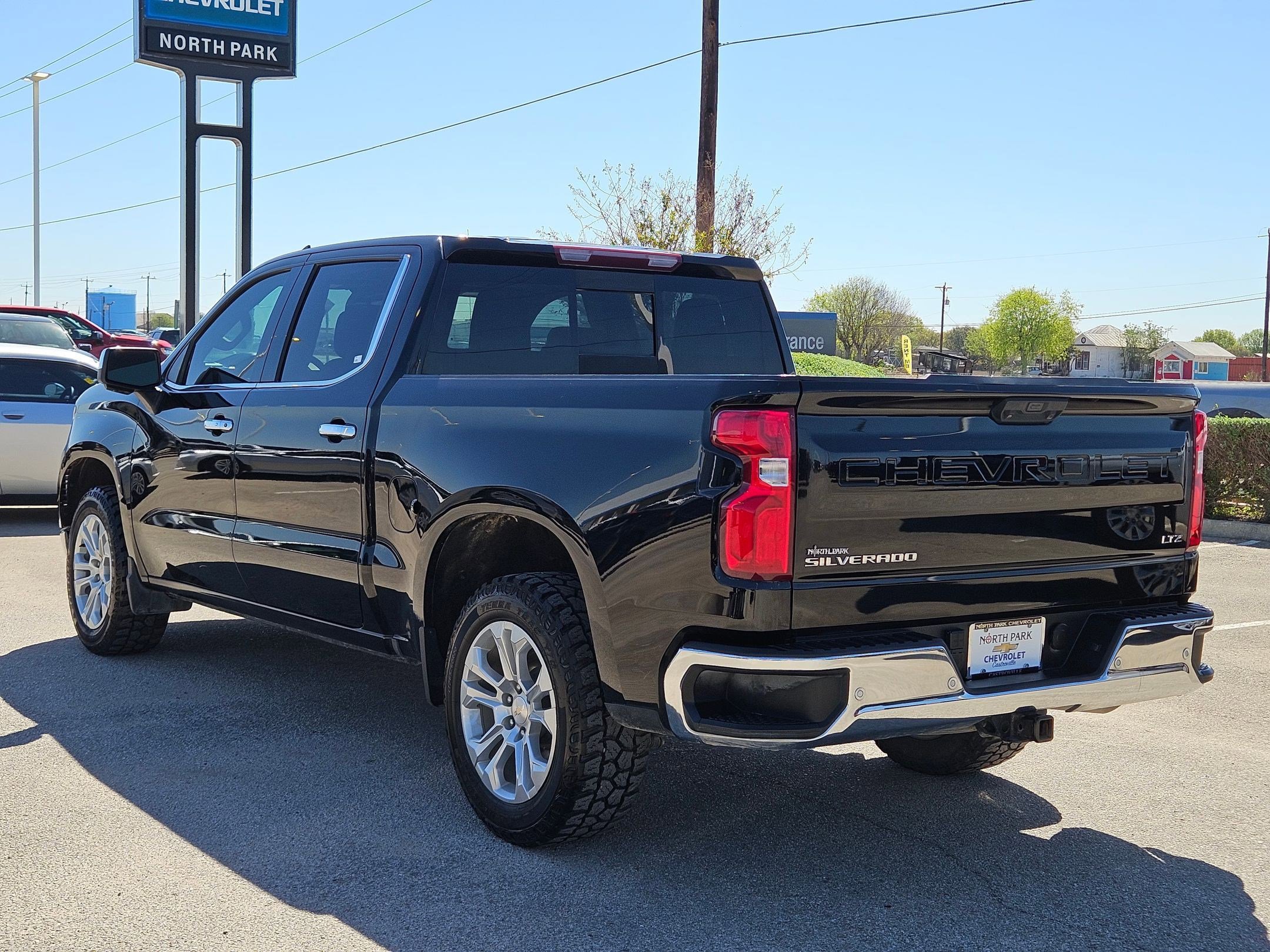 Certified 2023 Chevrolet Silverado 1500 LTZ w/ LTZ Premium Package RWD image 5