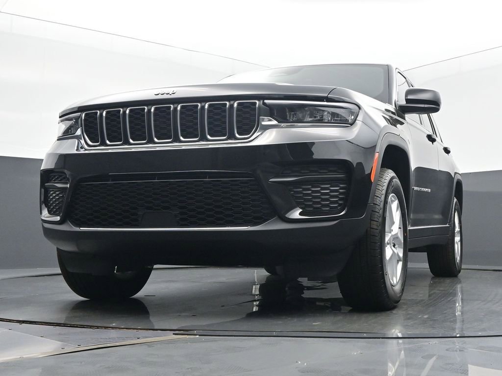 New 2025 Jeep Grand Cherokee Laredo X w/ Luxury Tech Group I image 17